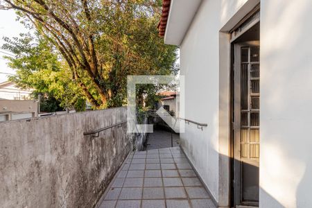 Casa à venda com 400m², 3 quartos e 4 vagasCorredor para o Quintal