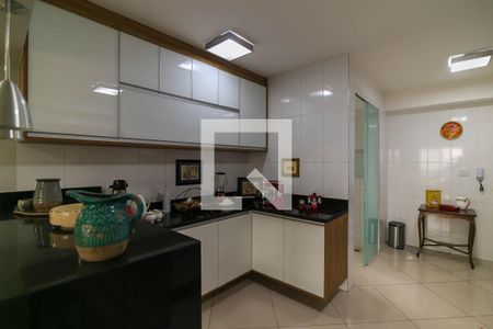 Apartamento à venda com 120m², 3 quartos e 2 vagasCozinha