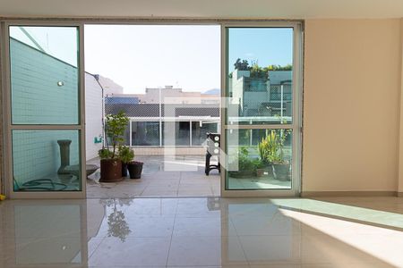 Apartamento à venda com 250m², 4 quartos e 4 vagas Apartamento à venda com 250m², 4 quartos e 4 vagasSala