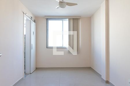Apartamento à venda com 250m², 4 quartos e 4 vagas Apartamento à venda com 250m², 4 quartos e 4 vagasSuíte 2