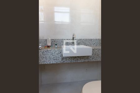 Apartamento à venda com 250m², 4 quartos e 4 vagas Apartamento à venda com 250m², 4 quartos e 4 vagasBanheiro da Suíte 2