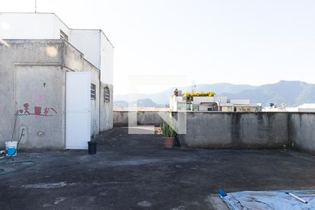 Apartamento à venda com 250m², 4 quartos e 4 vagas Apartamento à venda com 250m², 4 quartos e 4 vagasTerraço