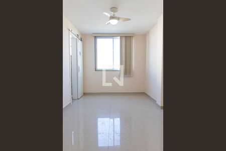 Apartamento à venda com 250m², 4 quartos e 4 vagas Apartamento à venda com 250m², 4 quartos e 4 vagasSuíte 2