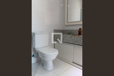 Apartamento à venda com 250m², 4 quartos e 4 vagas Apartamento à venda com 250m², 4 quartos e 4 vagasBanheiro da Suíte 1
