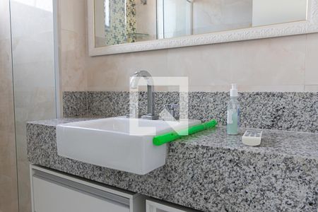 Apartamento à venda com 250m², 4 quartos e 4 vagas Apartamento à venda com 250m², 4 quartos e 4 vagasBanheiro da Suíte 3