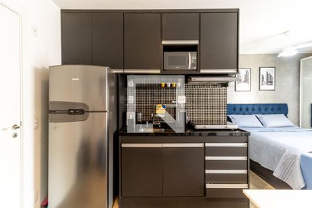 Studio para alugar com 28m², 1 quarto e 1 vaga Studio para alugar com 28m², 1 quarto e 1 vagaCozinha - Armários