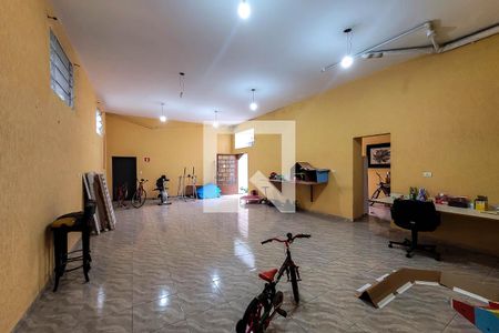 Casa para alugar com 320m², 3 quartos e 4 vagas Casa para alugar com 320m², 3 quartos e 4 vagasSalão de Festas