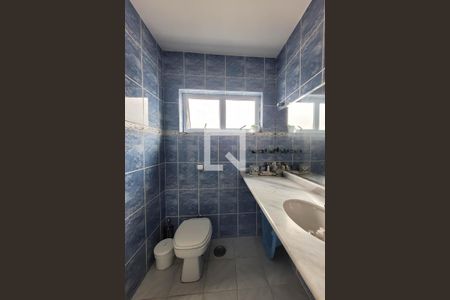 Casa para alugar com 320m², 3 quartos e 4 vagas Casa para alugar com 320m², 3 quartos e 4 vagasBanheiro Suíte