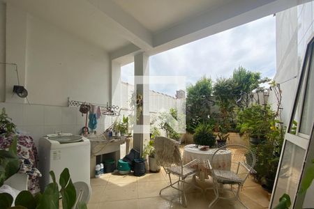 Casa à venda com 210m², 3 quartos e 2 vagas Casa à venda com 210m², 3 quartos e 2 vagasÁrea de Serviço