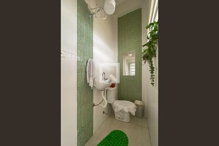 Casa à venda com 210m², 3 quartos e 2 vagas Casa à venda com 210m², 3 quartos e 2 vagasBanheiro de serviço