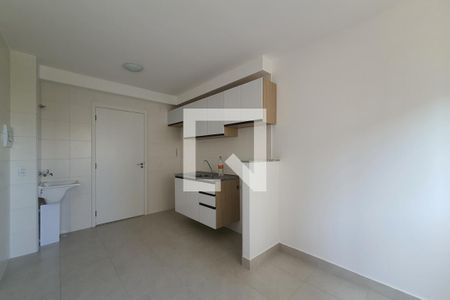 Sala/cozinha de apartamento para alugar com 2 quartos, 32m² em Parque Fongaro, São Paulo