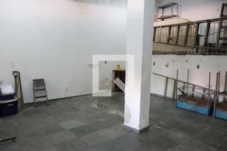 Casa à venda com 500m², 4 quartos e 3 vagas Casa à venda com 500m², 4 quartos e 3 vagasGaragem