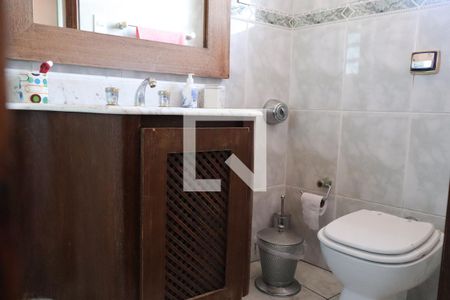 Casa à venda com 500m², 4 quartos e 3 vagas Casa à venda com 500m², 4 quartos e 3 vagasBanheiro da suíte 2