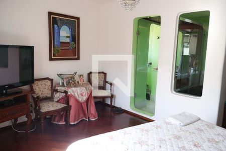 Casa à venda com 500m², 4 quartos e 3 vagas Casa à venda com 500m², 4 quartos e 3 vagasSuíte 1