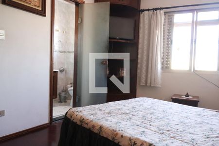 Casa à venda com 500m², 4 quartos e 3 vagas Casa à venda com 500m², 4 quartos e 3 vagasSuíte 2