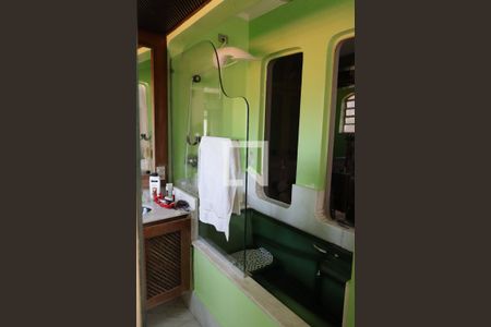 Casa à venda com 500m², 4 quartos e 3 vagas Casa à venda com 500m², 4 quartos e 3 vagasBanheiro da Suíte 1