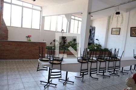 Casa à venda com 500m², 4 quartos e 3 vagas Casa à venda com 500m², 4 quartos e 3 vagasvaranda