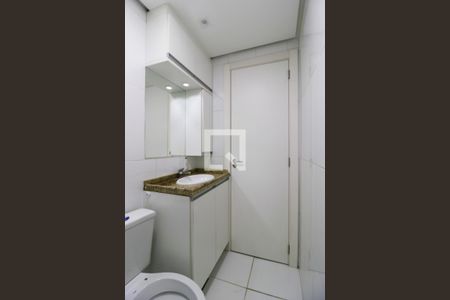 Apartamento à venda com 70m², 3 quartos e 2 vagas Apartamento à venda com 70m², 3 quartos e 2 vagasBanheiro