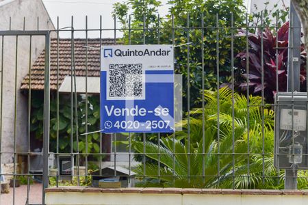 Casa para alugar com 56m², 2 quartos e 3 vagasPlaquinha no portão