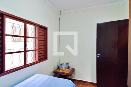 Casa à venda com 332m², 3 quartos e 4 vagas Casa à venda com 332m², 3 quartos e 4 vagasQuarto 2