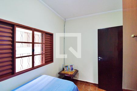 Casa à venda com 332m², 3 quartos e 4 vagas Casa à venda com 332m², 3 quartos e 4 vagasQuarto 2