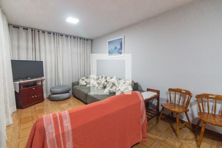 Sala de casa à venda com 4 quartos, 185m² em Chácara Seis de Outubro, São Paulo