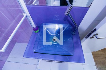 Casa à venda com 130m², 3 quartos e 3 vagas Casa à venda com 130m², 3 quartos e 3 vagasDetalhe do banheiro