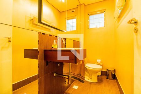 Casa à venda com 130m², 3 quartos e 3 vagas Casa à venda com 130m², 3 quartos e 3 vagasLavabo