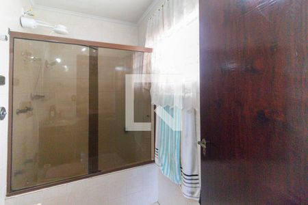 Casa à venda com 350m², 3 quartos e 2 vagasBanheiro do quarto 1