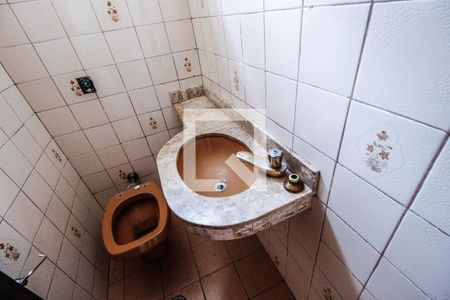 Casa à venda com 250m², 3 quartos e 3 vagasBanheiro de serviço