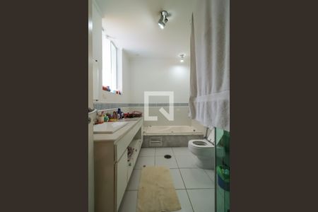 Casa à venda com 1200m², 6 quartos e sem vagaBanheiro da Suíte 5