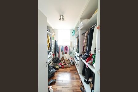 Casa à venda com 1200m², 6 quartos e sem vagaCloset da suíte 1