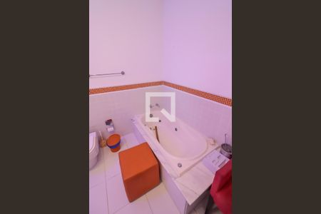 Casa à venda com 1200m², 6 quartos e sem vagaBanheiro da Suíte 3