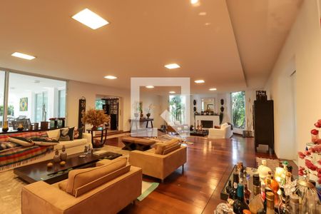 Sala de casa à venda com 6 quartos, 1200m² em Vila Tramontano, São Paulo