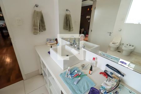 Casa à venda com 1200m², 6 quartos e sem vagaBanheiro da Suíte 2