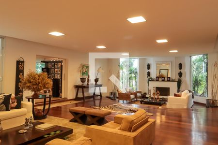 Sala de casa à venda com 6 quartos, 1200m² em Vila Tramontano, São Paulo