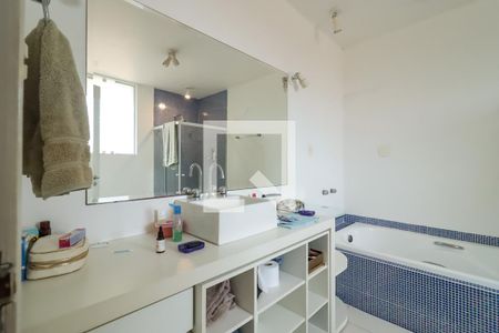 Casa à venda com 1200m², 6 quartos e sem vagaBanheiro da Suíte 2