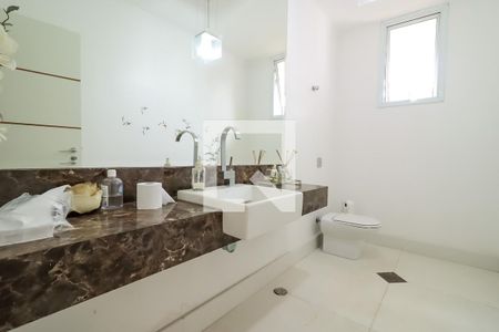 Casa à venda com 1200m², 6 quartos e sem vagaLavabo