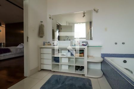 Casa à venda com 1200m², 6 quartos e sem vagaBanheiro da Suíte 2