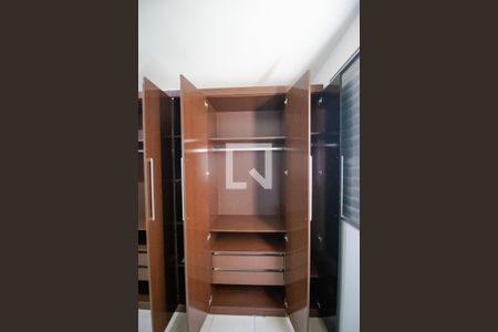 Apartamento para alugar com 48m², 2 quartos e 1 vagaQuarto 02 - Armário