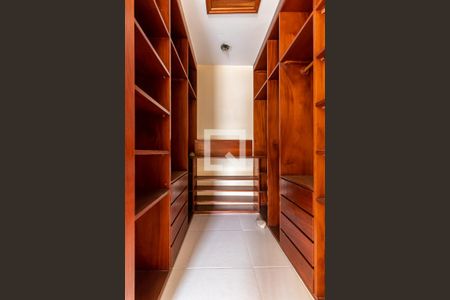 Casa para alugar com 300m², 3 quartos e 6 vagasQuarto 3 - Suíte - Closet