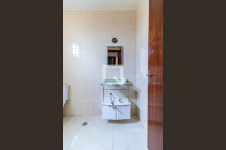 Casa para alugar com 300m², 3 quartos e 6 vagasBanheiro do Salão 