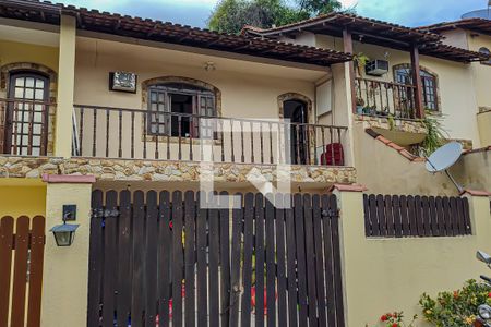 Casa à venda com 91m², 2 quartos e 2 vagasfrente da casa