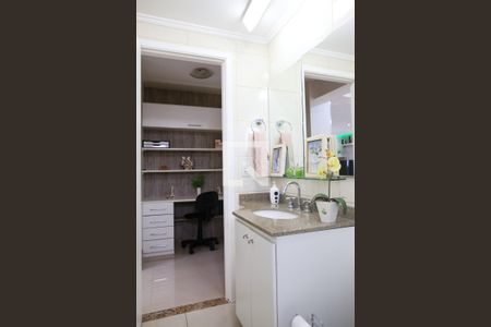 Apartamento para alugar com 133m², 3 quartos e 3 vagas Apartamento para alugar com 133m², 3 quartos e 3 vagasBanheiro Social