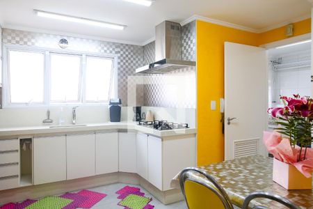 Apartamento para alugar com 133m², 3 quartos e 3 vagas Apartamento para alugar com 133m², 3 quartos e 3 vagasCozinha
