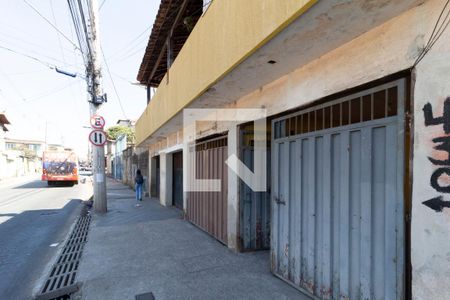 Fachada de casa à venda com 2 quartos, 360m² em Parque Duval de Barros, Contagem