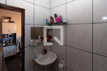 Banheiro de casa à venda com 2 quartos, 360m² em Parque Duval de Barros, Contagem