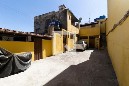 Área Externa de casa à venda com 2 quartos, 360m² em Parque Duval de Barros, Contagem