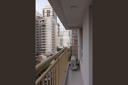 Varanda de apartamento à venda com 1 quarto, 32m² em Pinheiros, São Paulo