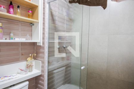 Apartamento à venda com 120m², 2 quartos e 2 vagas Apartamento à venda com 120m², 2 quartos e 2 vagasBanheiro da Suíte 1